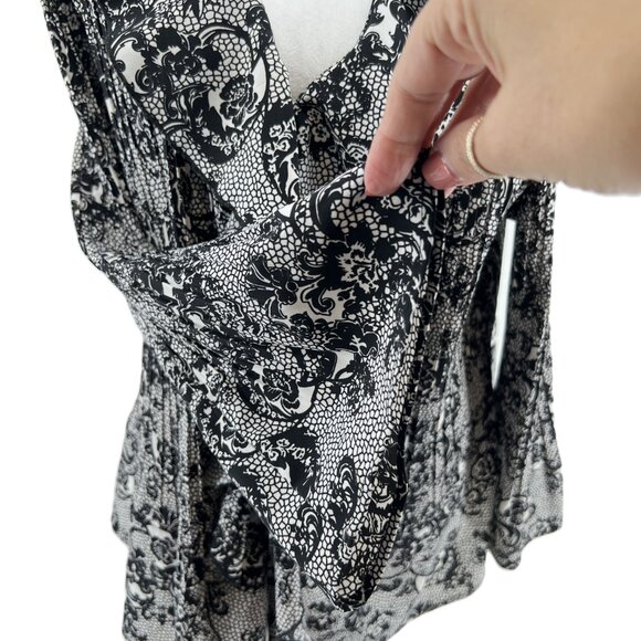 🖤Laura Plus Size 20 Floral Ruffle  long sleeve Blouse - Elegant & Flow - Picture 4 of 13